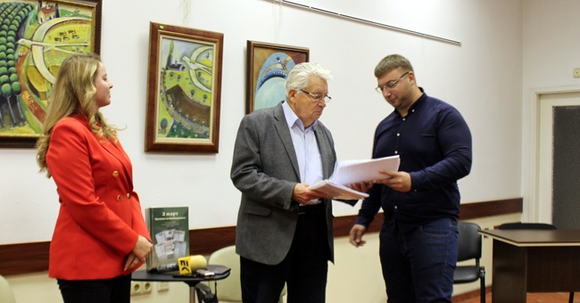  „ЛЕВИЦАТА!“ връчи над 2000 подписа за референдум за запазване на Националния празник 3 март