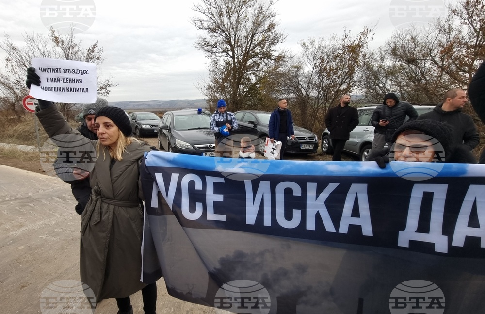 Русе - магистрала Русе - Велико Търново - първа копка - протестиращи