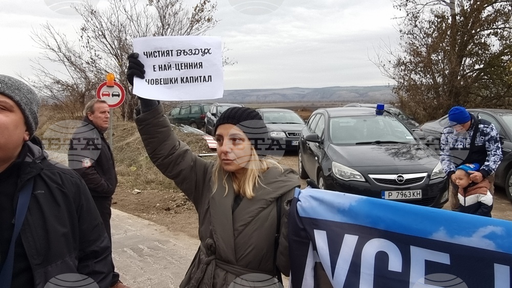 Русе - магистрала Русе - Велико Търново - първа копка - протестиращи