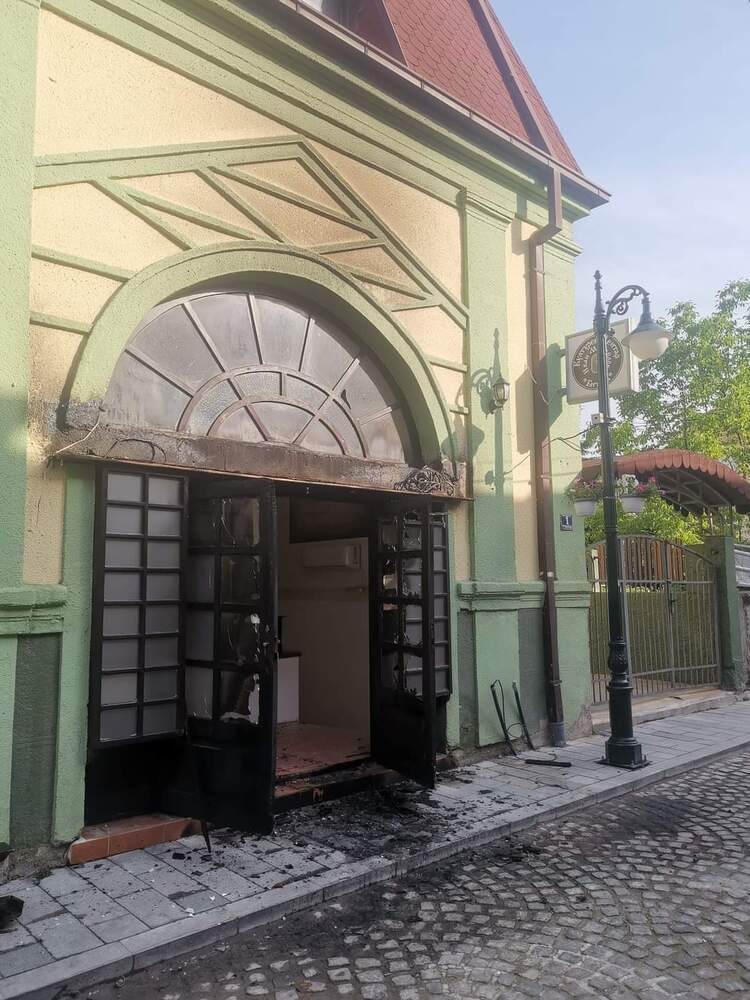 Джамбазки за опожаряването на КЦ „Иван Михайлов“ в Битоля: Чудовищна гавра! Няма да пуснем Македония в ЕС!