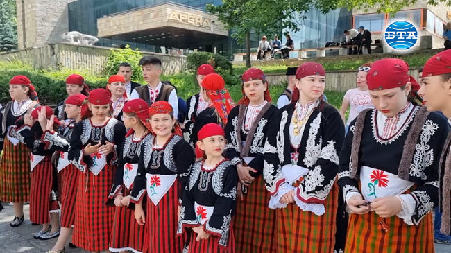 Изпълнители от 16 читалища в област Смолян участваха в регионалния етап за подбор на участници в събора в Копривщица