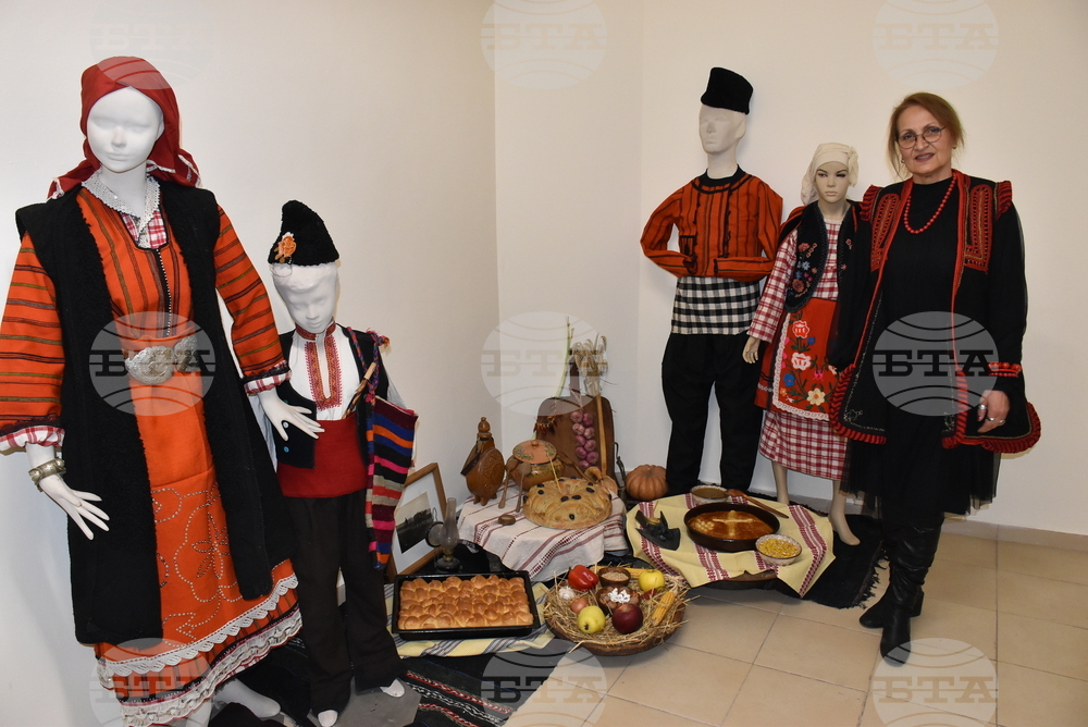 Хасково - народни носии - изложба