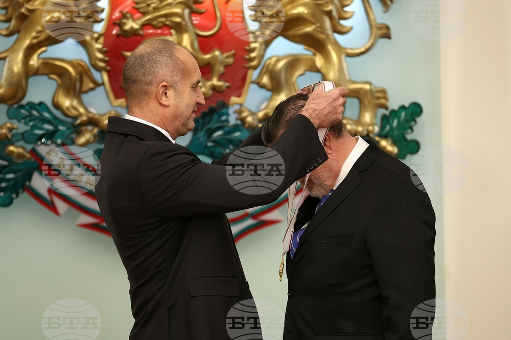 Румен Радев - Алфредо Нестор Атанасоф - награждаване