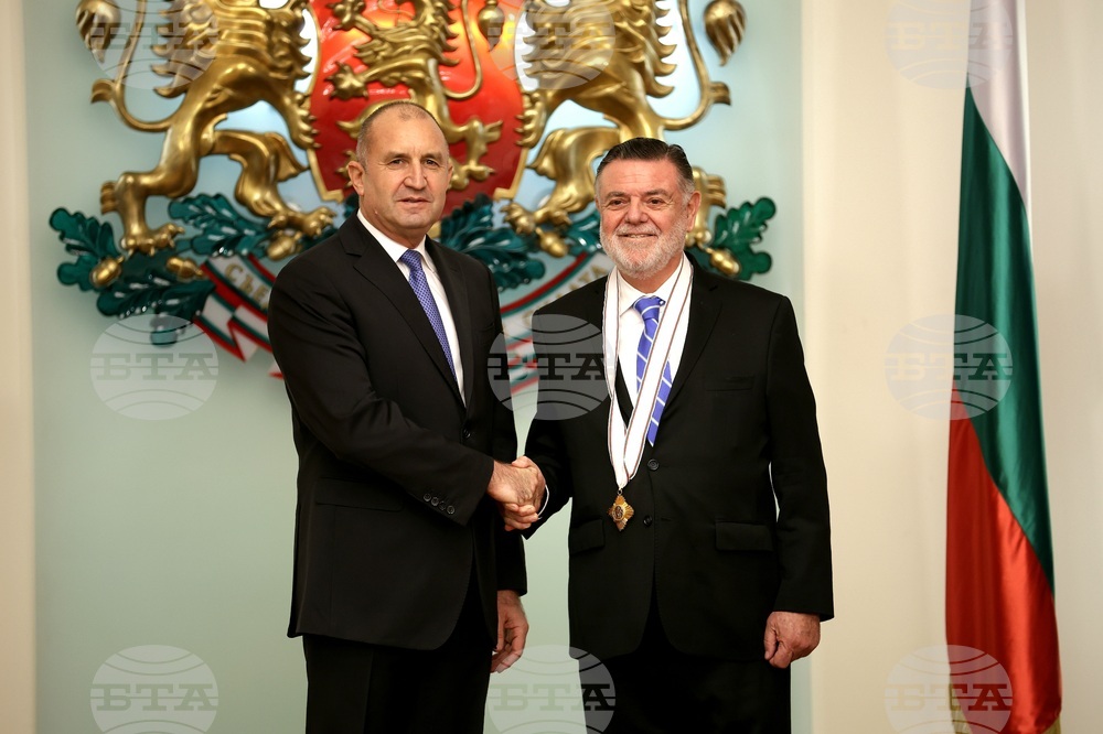 Румен Радев - Алфредо Нестор Атанасоф - награждаване