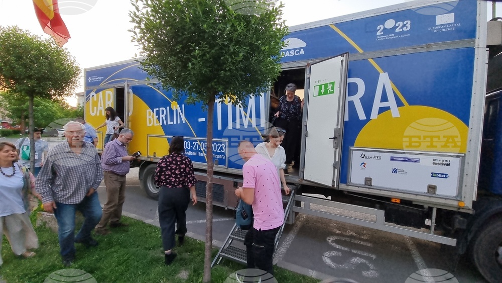 Румъния - Спектакъл на колела показва проблемите на товарните превозвачи в Източна Европа и какви загуби търпят заради това, че Румъния не е в Шенген