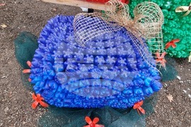 Кърджали - коледна украса - рециклируеми материали