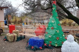 Кърджали - коледна украса - рециклируеми материали