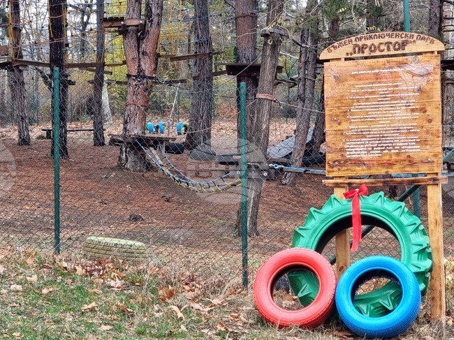 Кърджали - коледна украса - рециклируеми материали