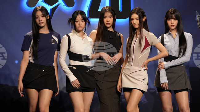 Съд забрани на кей-поп групата "НюДжийнс" да напусне звукозаписната си компания 