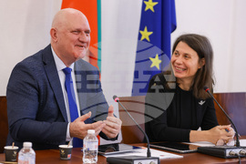 „Визия за децата в България" - кръгла маса