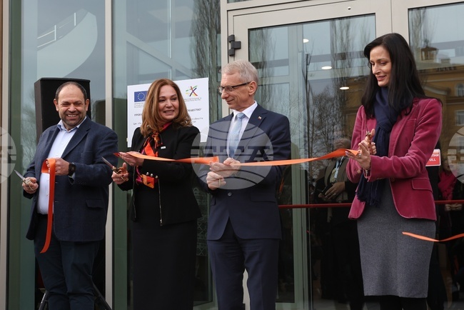 Институт „Големи данни в полза на интелигентното общество“ - сграда - откриване