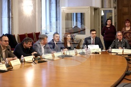 Парламент - Комисия по бюджет и финанси