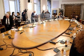 Парламент - Комисия по бюджет и финанси