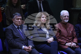 „Нели и Робърт Гипсън“ - стипендия