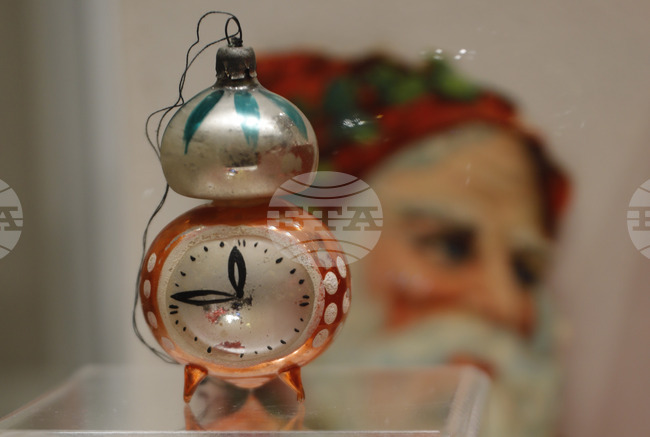 Русе - стари коледни играчки - изложба