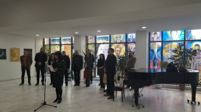 Калина Чапкънова – член на ВСС, връчи наградата на Висшия съдебен съвет на отличен участник в VI-тия Национален ученически конкурс „Плакат-Костадин Отонов“