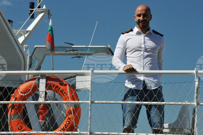 Корабът "Бургус" ще извършва туристически пътувания до остров Света Анастасия по великденските празници