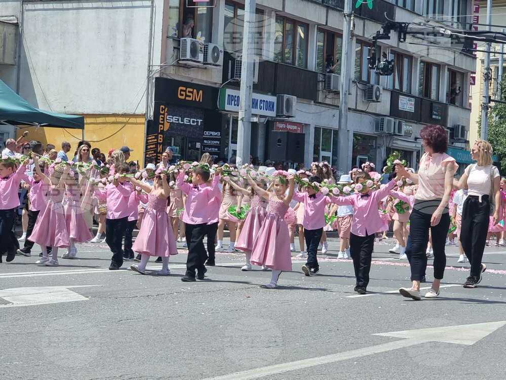 Rose Festival Culminates in Carnival