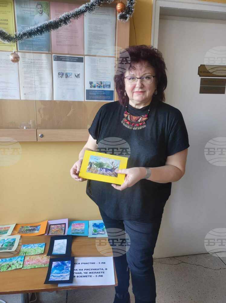 Студенти и преподаватели участваха в ателие по енкаустика във Великотърновския университет с благотворителна цел