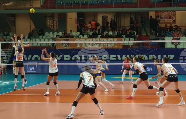 Турция - волейбол - жени - Екзаджъбашъ Дайнавит, Истанбул - Марица, Пловдив