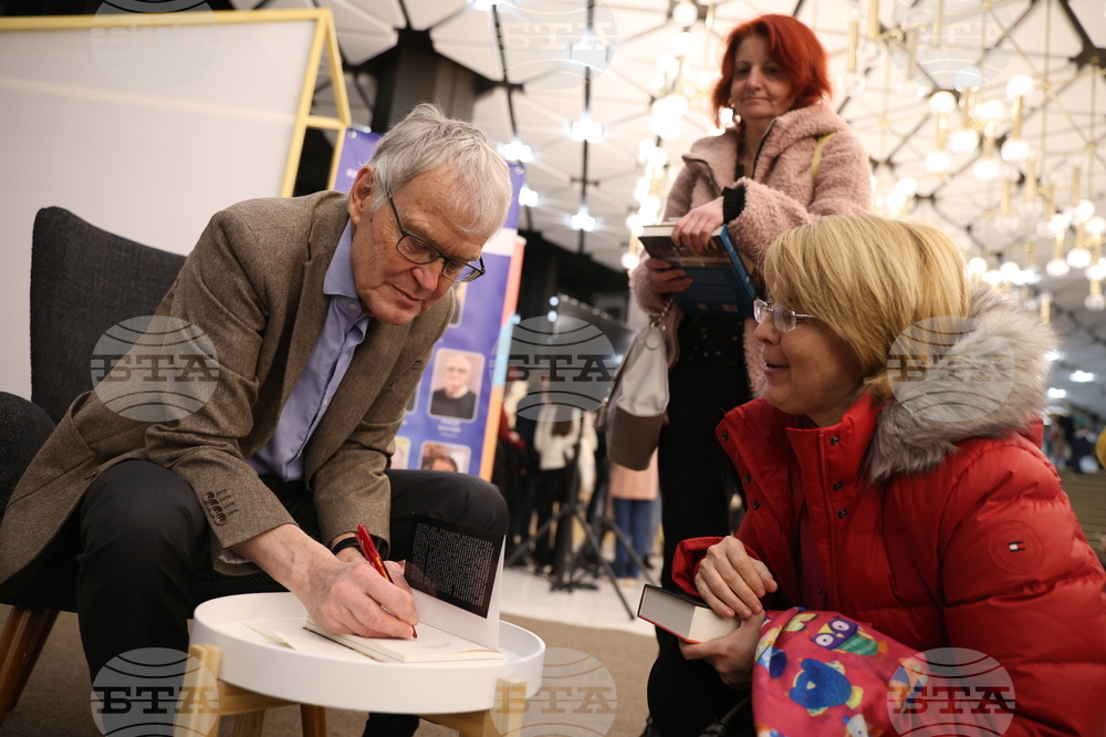 Международен панаир на книгата - щанд на издателство „Изида“ - Атле Нес