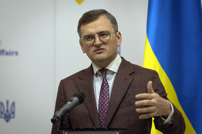 Никой не бива да се подвежда по внушенията за готовността на Москва за "справедливо решение чрез преговори", заяви Украйна