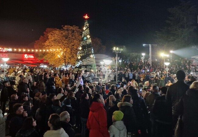 Сандански - запалване на коледните светлини