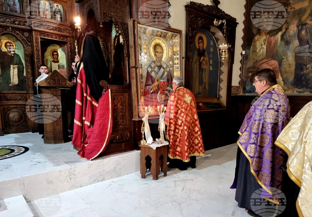 Видин посрещна икона на Св. Николай Чудотворец и мощи на Св. вмчк Димитър Солунски