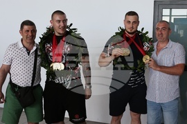 Летище София - щангисти