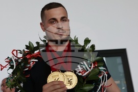 Летище София - щангисти