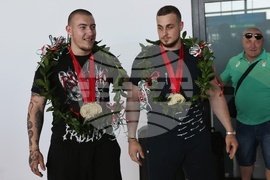 Летище София - щангисти