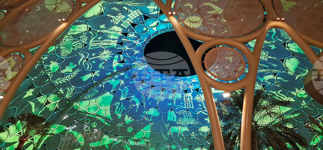 Обединени арабски емирства - мултимедиен спектакъл 