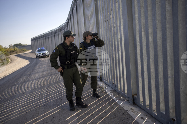 ЕСПЧ осъди Гърция за незаконно депортиране на жена в Турция