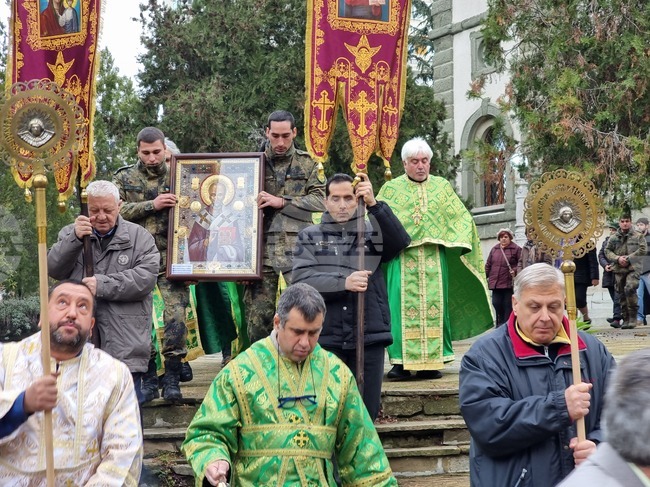 Ямбол - мощи на Свети Николай Чудотворец - литийно шествие
