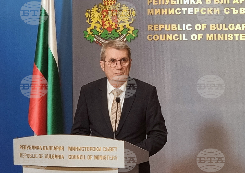 Всичко, което съм предприел, е спрямо установените закони в страната, задълженията ми като министър и заставам зад решението си, каза Христо Хинков за освобождаването на директора на "Пирогов"