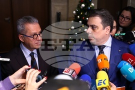 Парламент - Асен Василев - Йордан Цонев - пресконференция