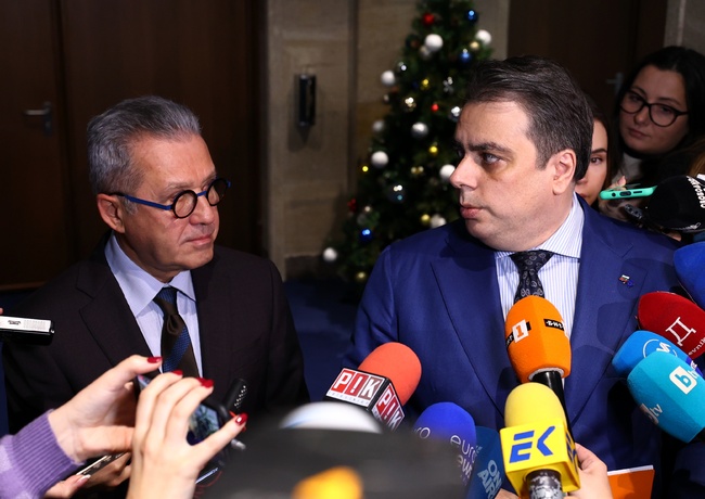 Не виждам за какво протестират, бюджетът за култура е увеличен значително, каза министър Асен Василев във връзка с протестите на културни дейци