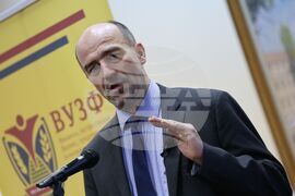 Висше училище по застраховане и финанси - проф. д-р Ричард Вернер - лекция