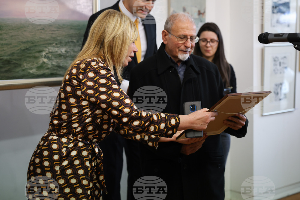 Бургас - Фоти Фотев - "Художник на годината" на Бургас - награда