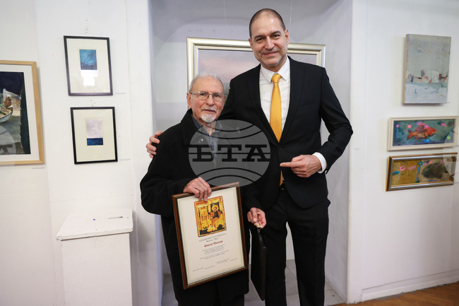 Бургас - Фоти Фотев - "Художник на годината" на Бургас - награда