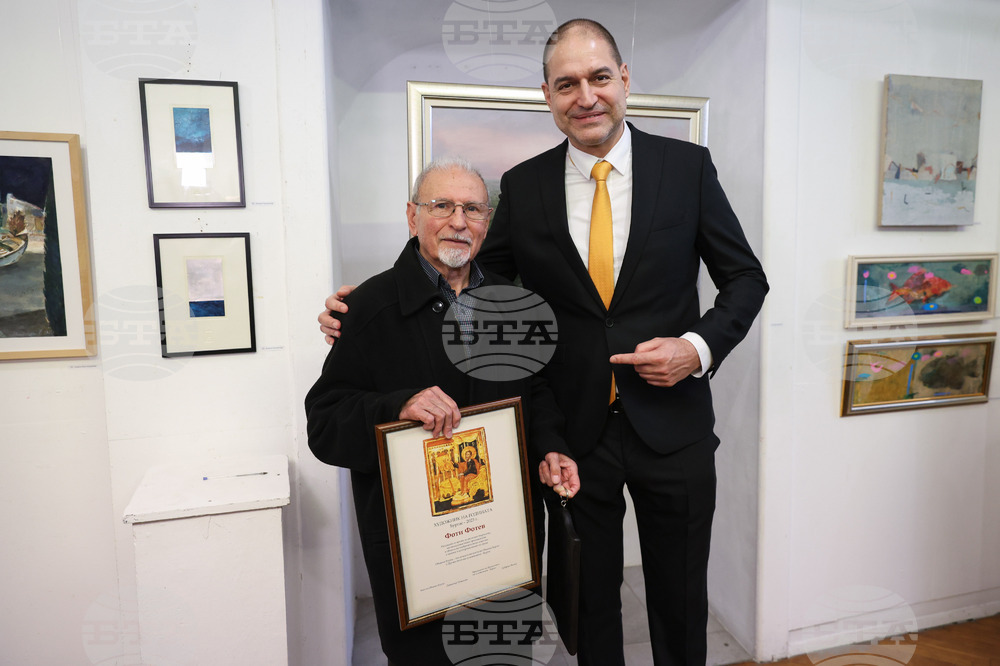 Бургас - Фоти Фотев - "Художник на годината" на Бургас - награда