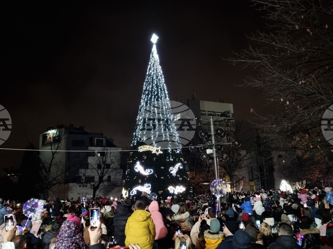 Коледните светлини в Благоевград ще грейнат на 21 ноември – Деня на християнското семейство