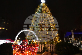 Разград - празнични светлини - коледна елха