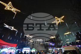 Разград - празнични светлини - коледна елха