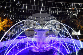 Разград - празнични светлини - коледна елха