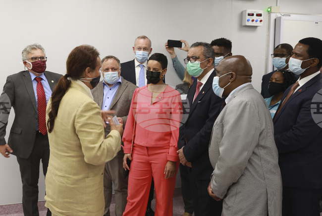 "Бионтех" ще изпраща в Африка фабрични комплекти за производство на иРНК ваксини 