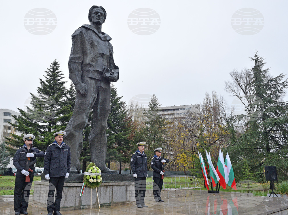 Варна - ВВМУ - Вапцаров - честване
