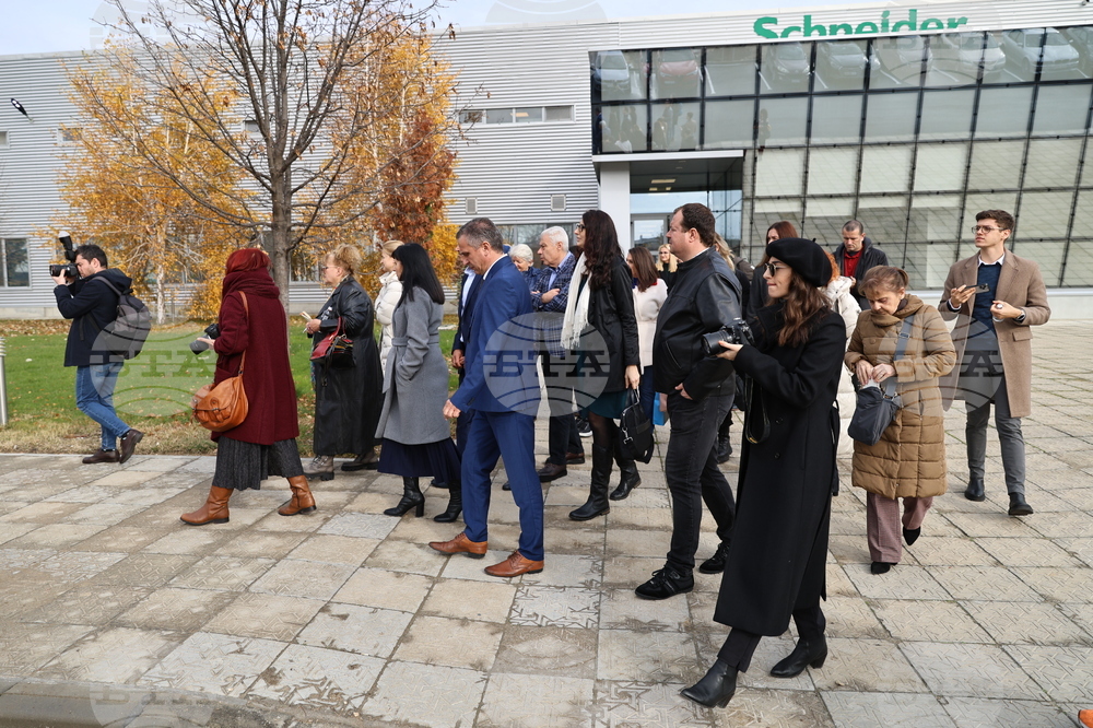 Село Радиново - Шнайдер Електрик - геотермална система