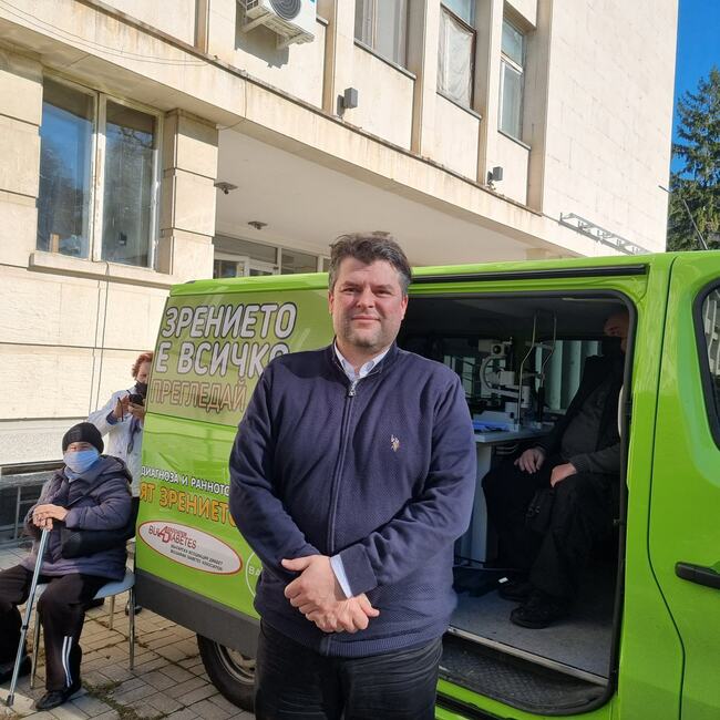 Община Разград в партньорство с д-р Мартин Литев организира безплатни очни прегледи за пенсионери