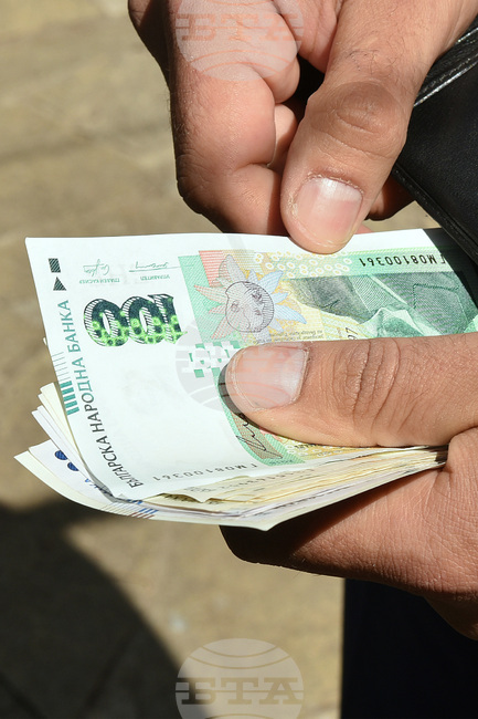 Полицаи от Монтана разкриха измама и върнаха парите на жертвата